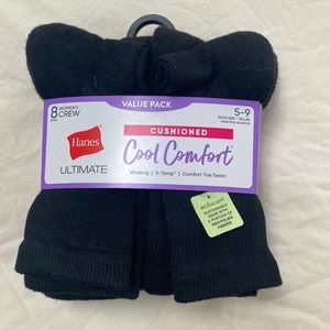 Hanes Women’s Crew Black Socks